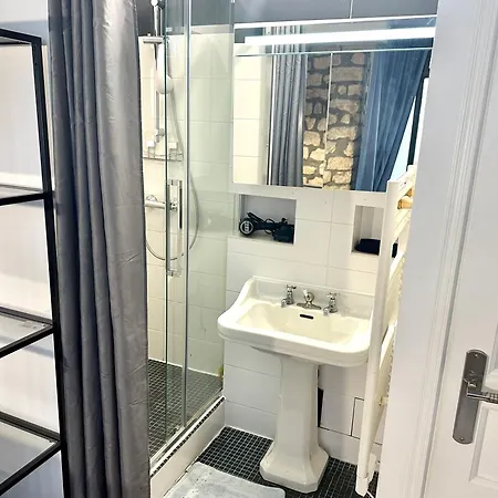 Casa Home - Le Chapelais Clichy Montmarte * Párizs